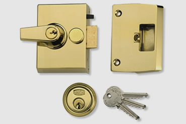 Nightlatch installation by Clapham master locksmith